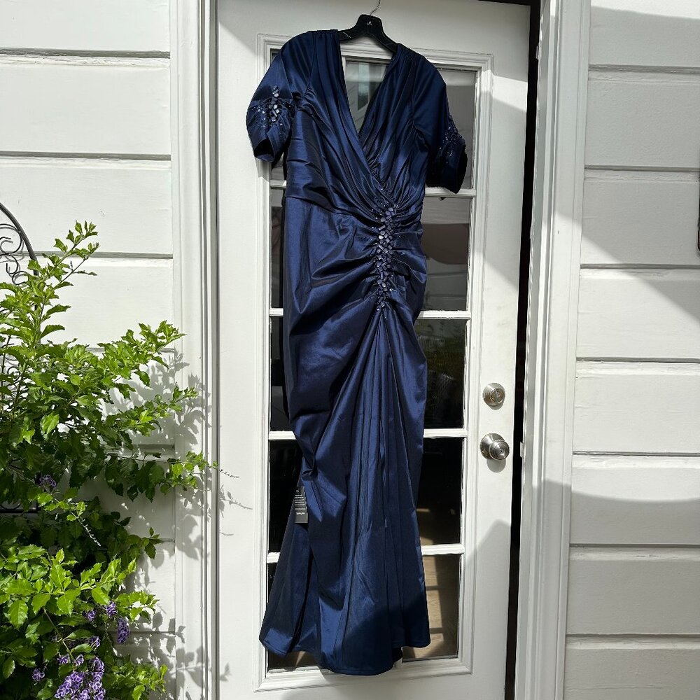 TADASHI SHOJI Taffeta Navy Blue Beaded Long Evening Dress 3/4 Sleeve Size 12 NWT